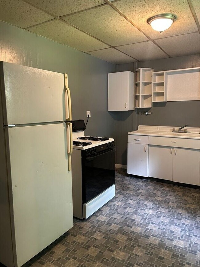 Building Photo - 25 N Washington St