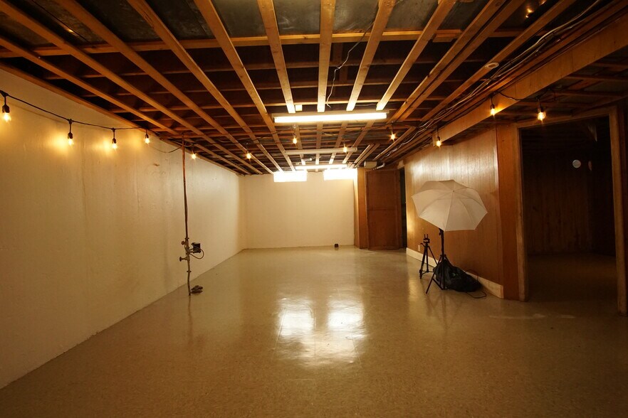 Basement - 24330 Manistee St