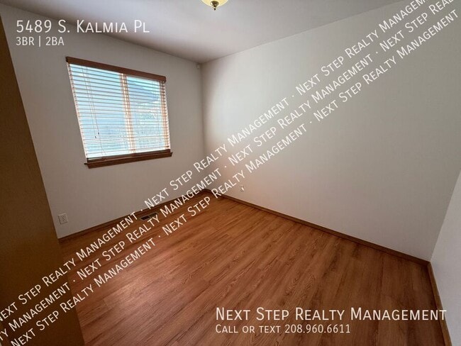 Building Photo - 5489 S Kalmia Pl