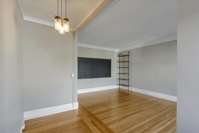 Building Photo - 1237 Chestnut St