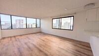 Building Photo - Newly remodeled Large 3 bed/2 bath/2 parking end unit with ocean and city views