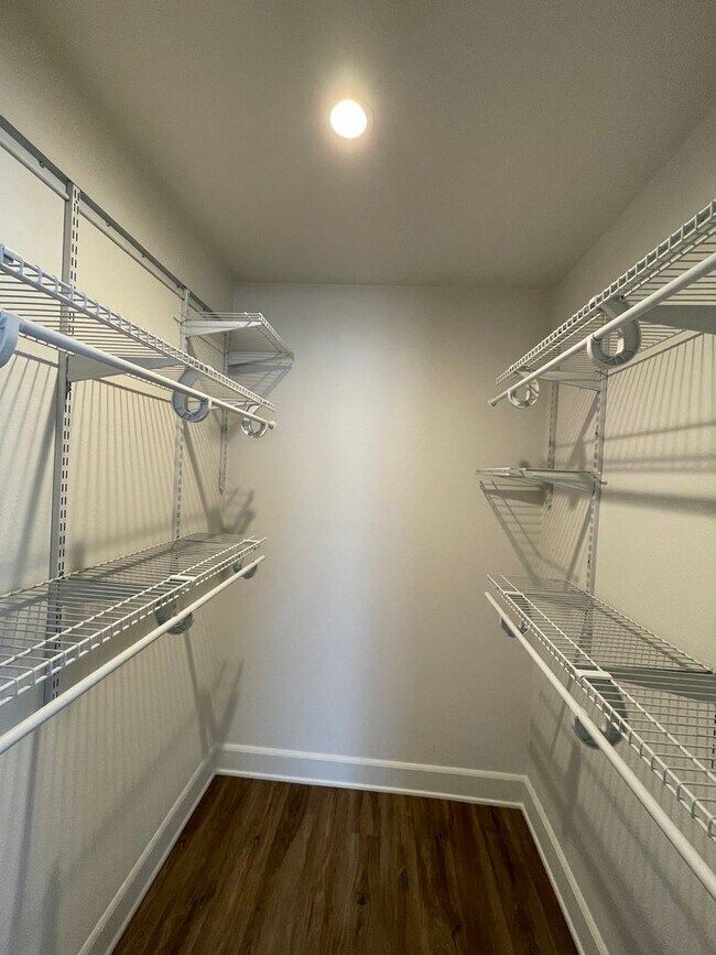 Building Photo - 512-514 N. Pacific Ave.