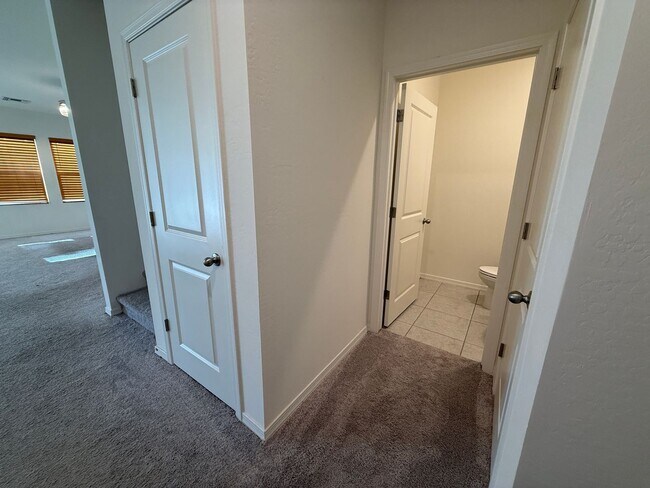 Building Photo - Spacious 5 bed 4.5 bath home in Florence, AZ!