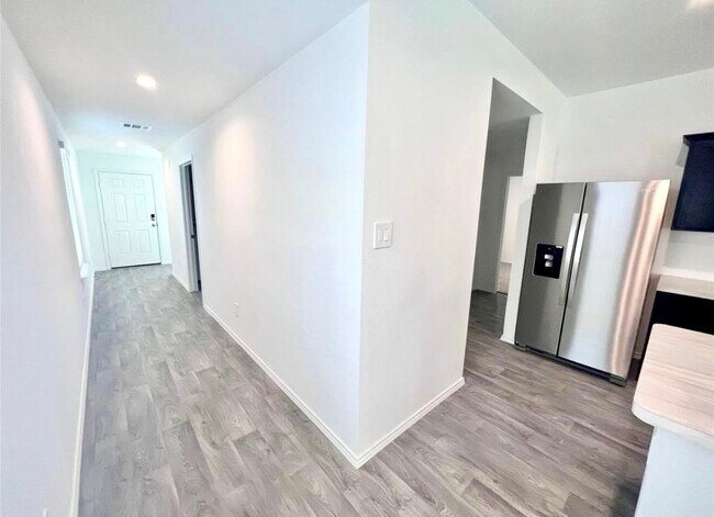 Building Photo - 14220 Fern Meadows Dr