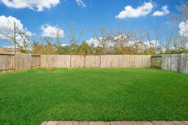 Building Photo - 4022 Mt Everest Way