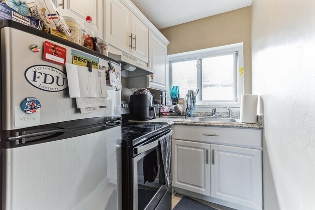 Building Photo - 207 Polifly Rd