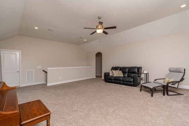 Building Photo - Beautiful 4-Bedroom Home with Bonus Room