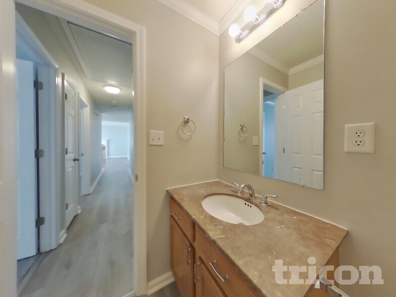 Building Photo - 102 Bonnabel Ct