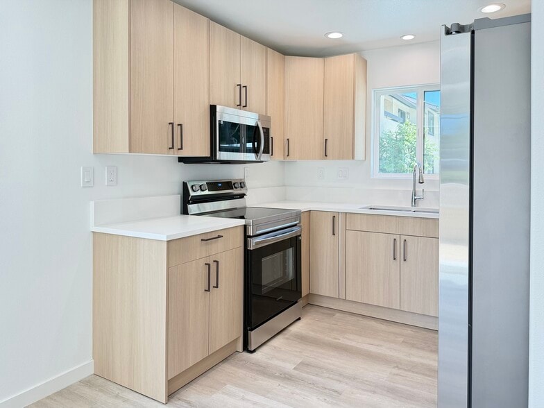 Kitchen1 - 14818 Astoria St