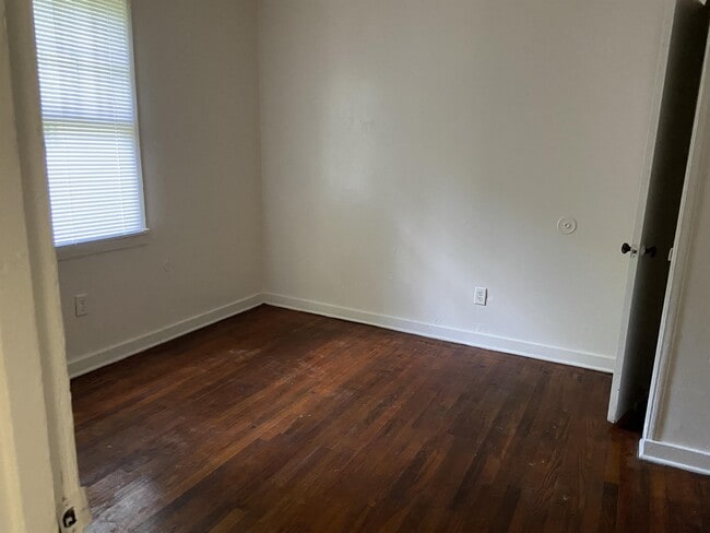 Building Photo - 2439 Knox Dr
