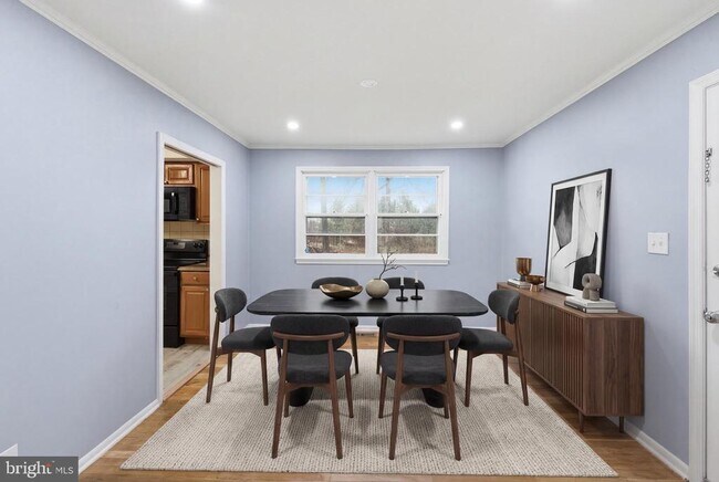 Building Photo - 11002 Trafton Ct