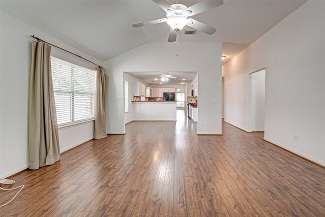 Building Photo - 22926 Rainbow Bend Ln