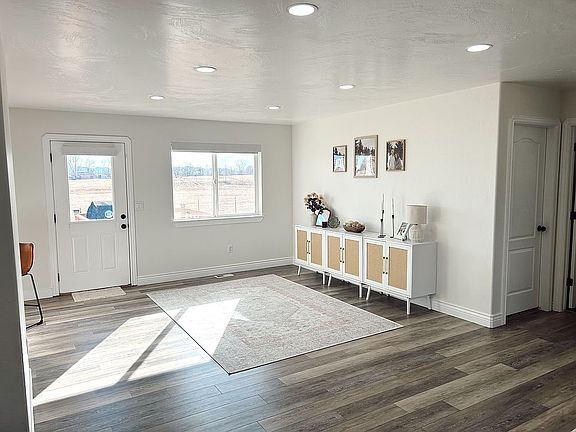 Building Photo - 627 W 2000 N