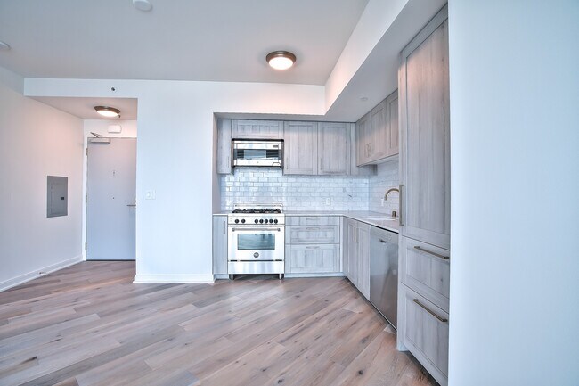 Building Photo - 401 Harrison St