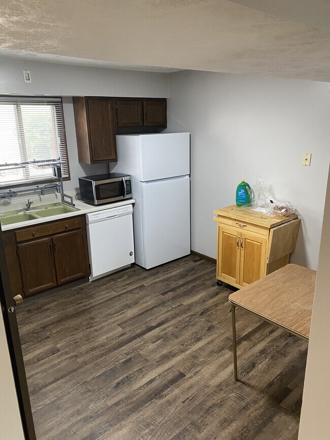 Building Photo - 832 Flats