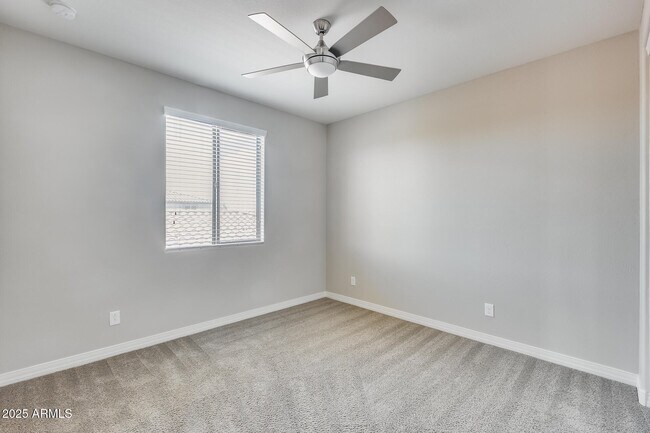Building Photo - 9944 W Louise Dr