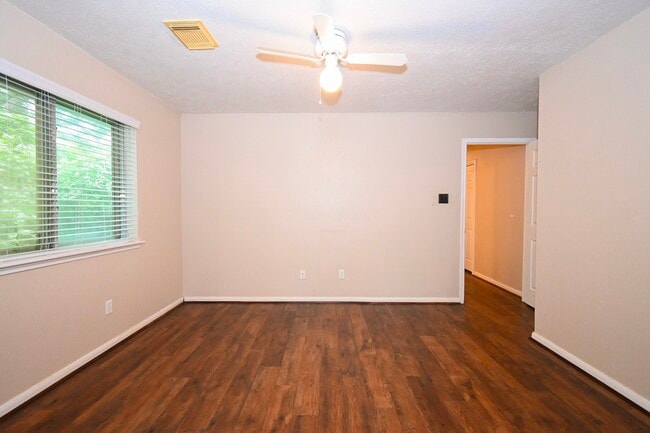 Building Photo - 16302 Ash Point Ln