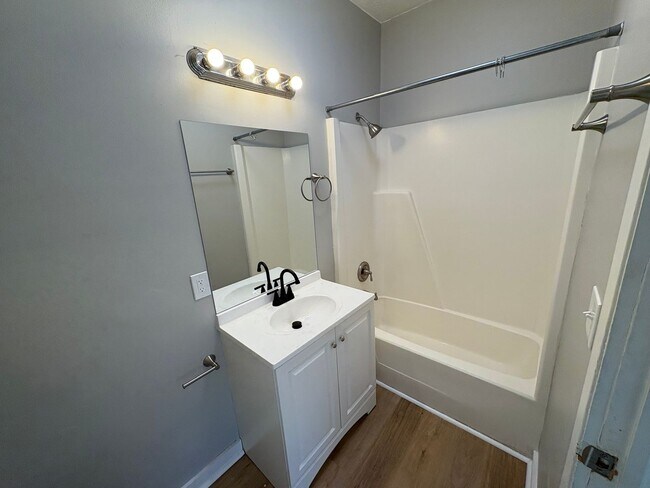 Building Photo - 2915 Jackson St