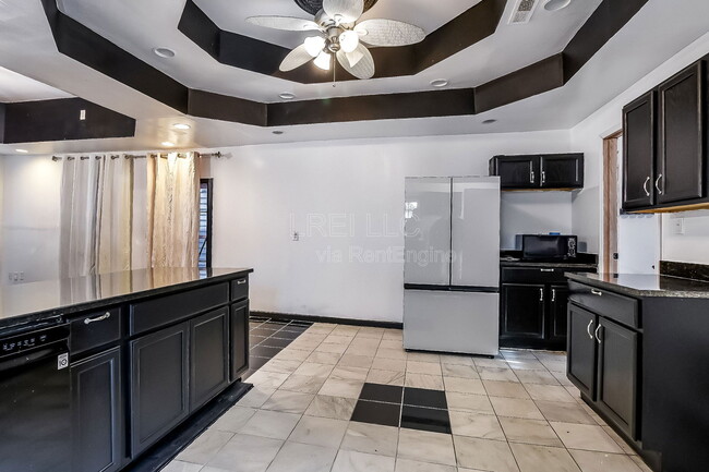 Building Photo - 1774 Bolling Ave