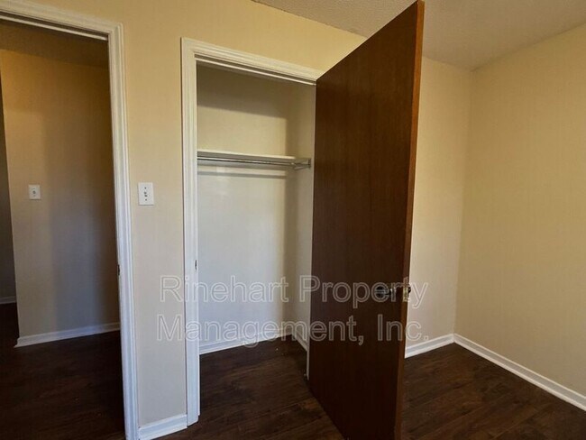 Building Photo - 290 Ratterree Cir