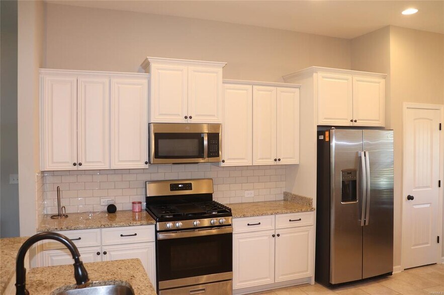 Building Photo - 940 Overture Dr