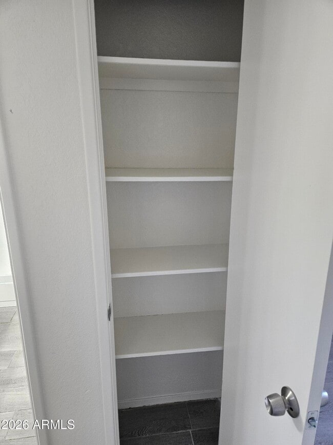 Building Photo - 3810 E Earll Dr