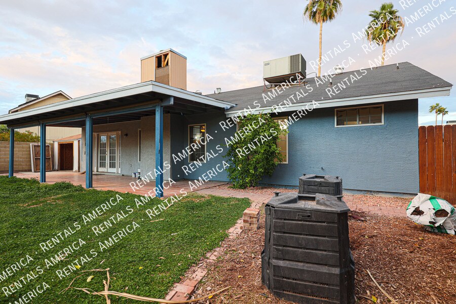 Building Photo - 324 S Rita Ln