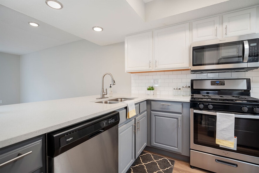 Primary Photo - Mason Row Townhomes