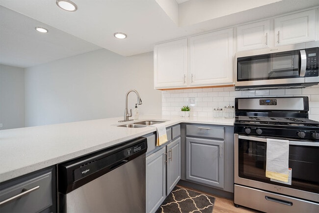 Building Photo - Mason Row Townhomes
