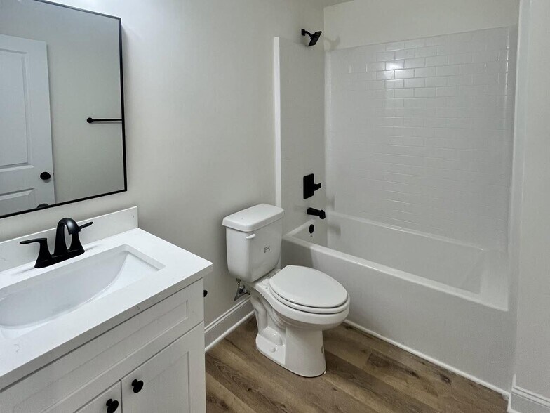 Building Photo - 119 Otis St