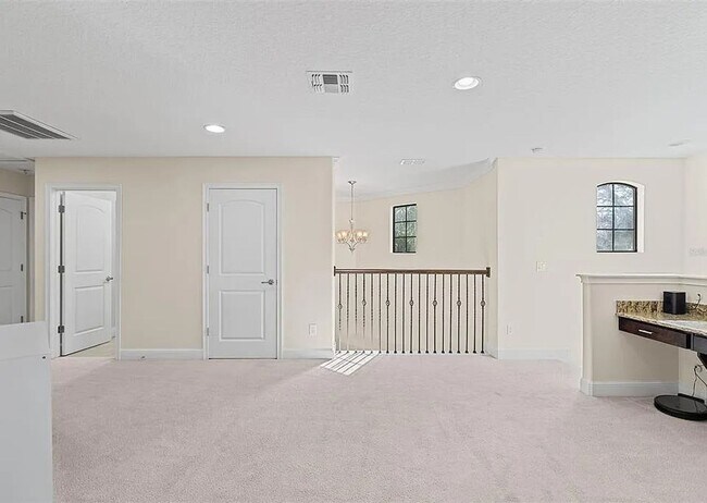 Building Photo - Elegant 5-Bed, 4-Bath Home with Modern Upgrades in St. Cloud, FL