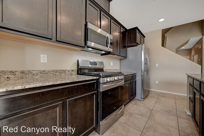 Building Photo - 5 br, 3 bath House - 3321 Nicki Cometa St