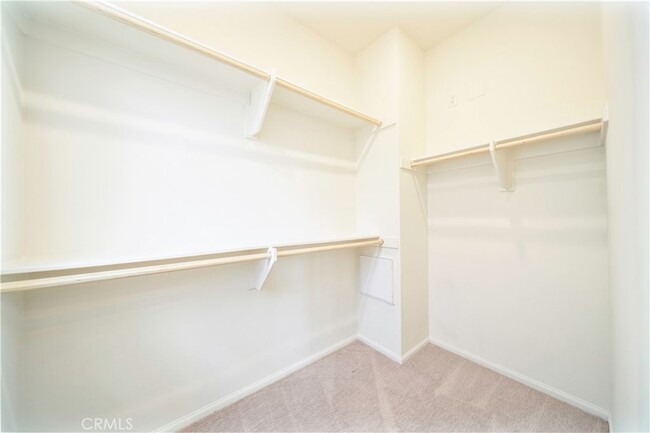 Building Photo - 811 Hudson Ln
