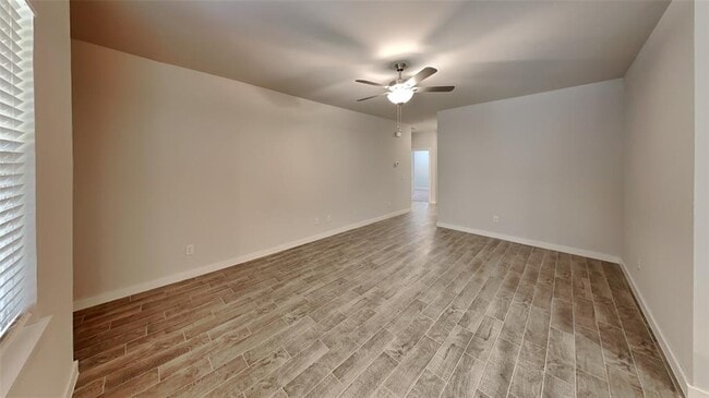 Building Photo - 16951 Buck Cir