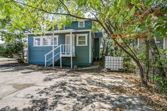 Building Photo - Large Newly Remodeled Home in Historic Fai...