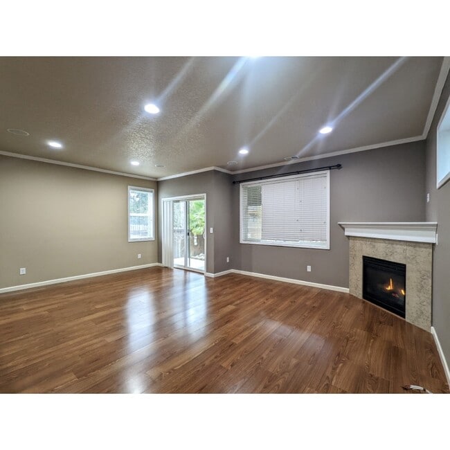 Building Photo - 730 SW 207th Pl
