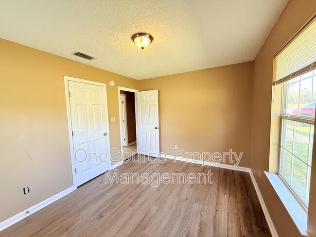 Building Photo - 2135 Hamilton St