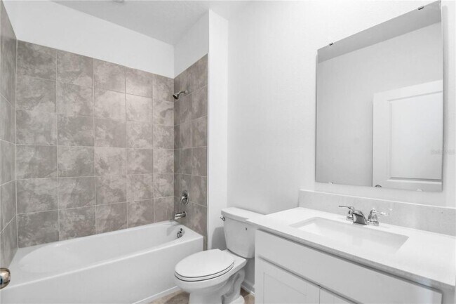 Building Photo - 401 Bogey Dr