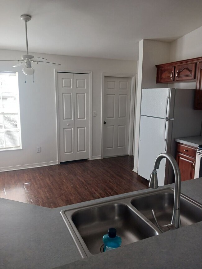 Building Photo - Spacious home in the Clermont Area