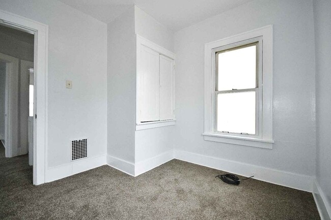Building Photo - Charming 3-bedroom, 1-bathroom house locat...