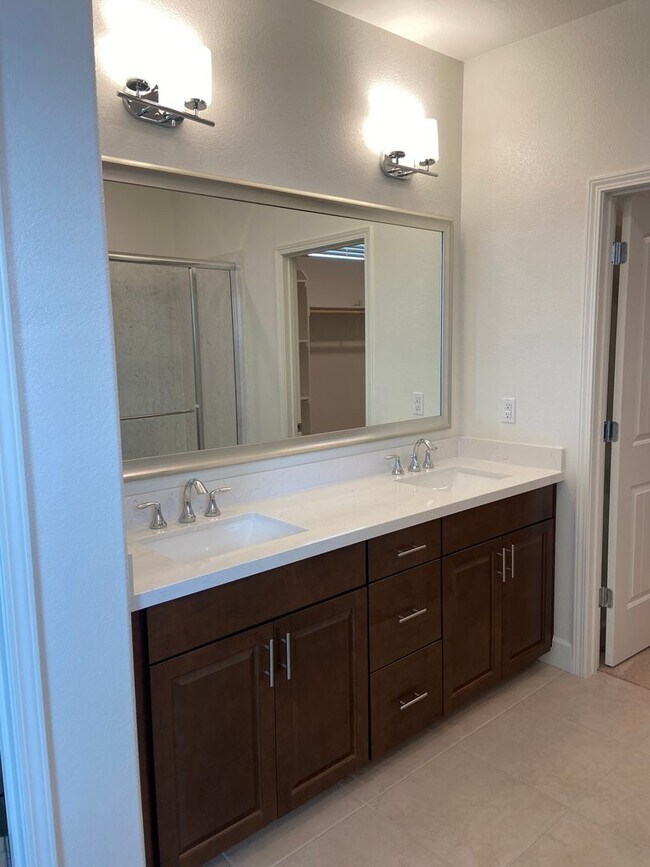 Building Photo - Folsom Ranch Community - 4 Bedroom, 2.5 Ba...