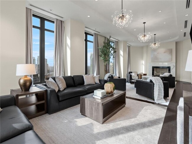 Building Photo - 3376 Peachtree Rd NE