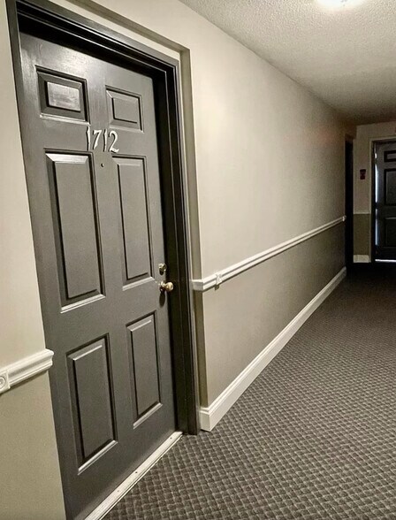 Building Photo - 1712 Blackstone Dr