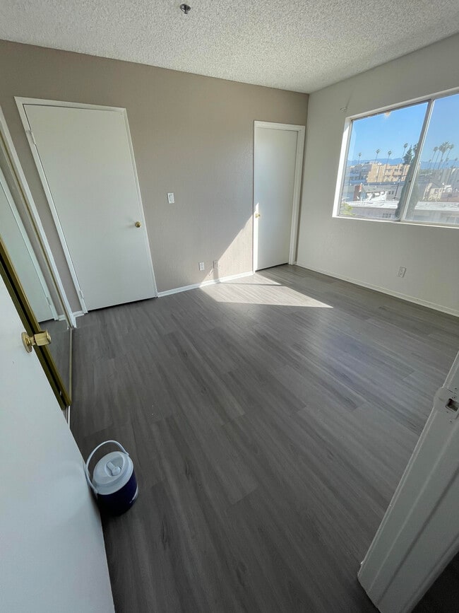 Building Photo - South Towers Harold Way