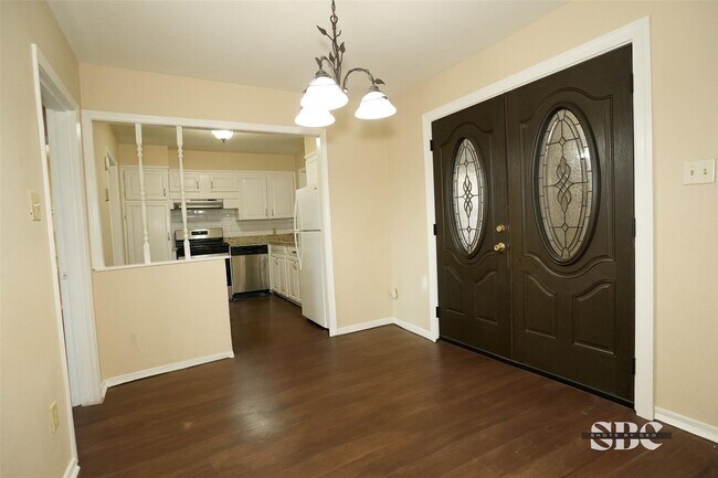 Building Photo - BIG HOME IN GARDEN VALLEY AREA OF SHREVEPORT