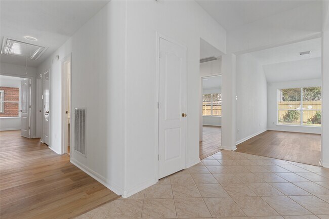 Building Photo - 17606 Forest Haven Trail