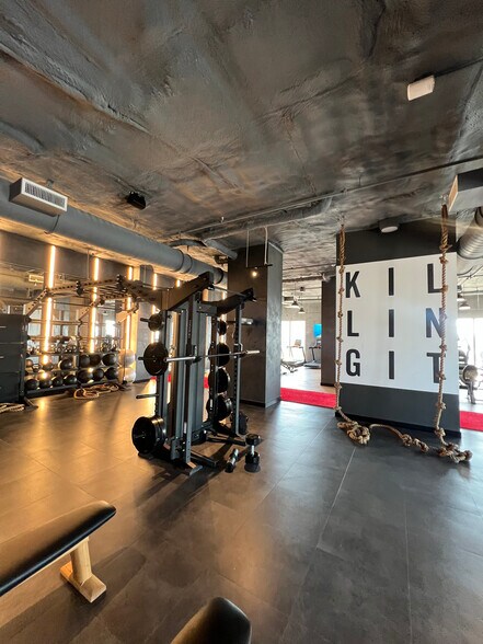 Building Photo - 160 NW 27th St