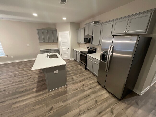 Building Photo - Home for Rent in Oak Grove, AL!! Available to View Now!!!