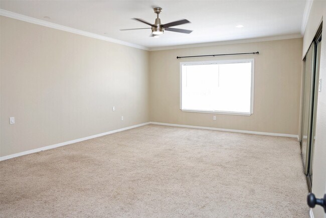 Building Photo - 290 Wilcrest Dr