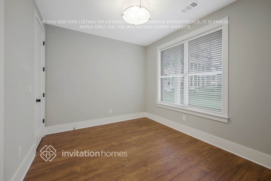 Building Photo - 647 Vernon Ave